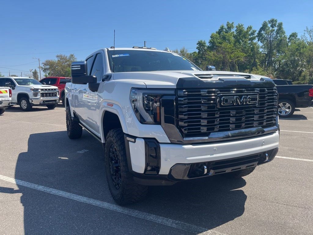 Used 2025 GMC Sierra 2500 Denali Ultimate image 3
