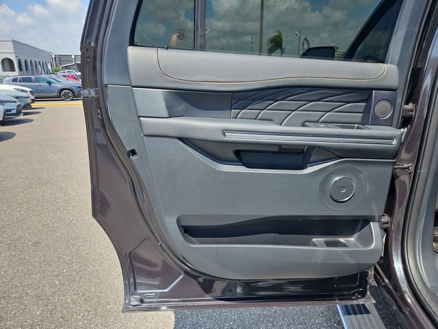 Used 2024 Ford Expedition Max Platinum AWD/4WD image 16