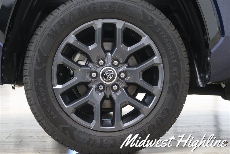 Used 2023 Toyota Tundra Platinum w/ Advanced Package AWD/4WD image 25