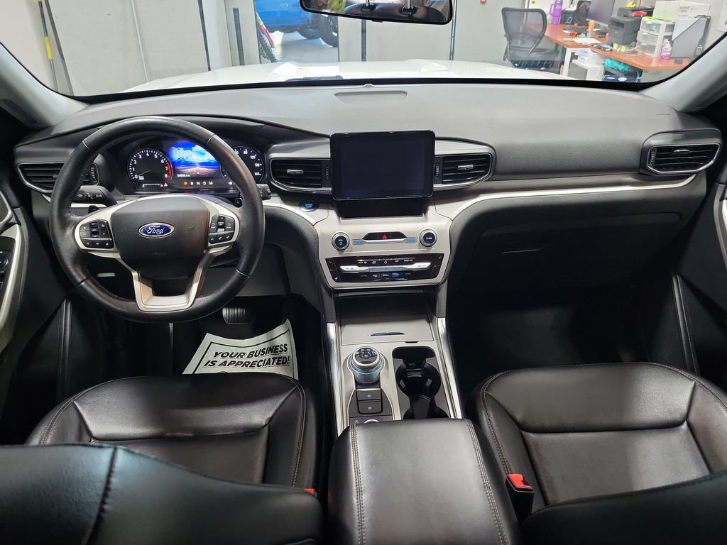 Used 2021 Ford Explorer XLT w/ Equipment Group 202A AWD/4WD video 3