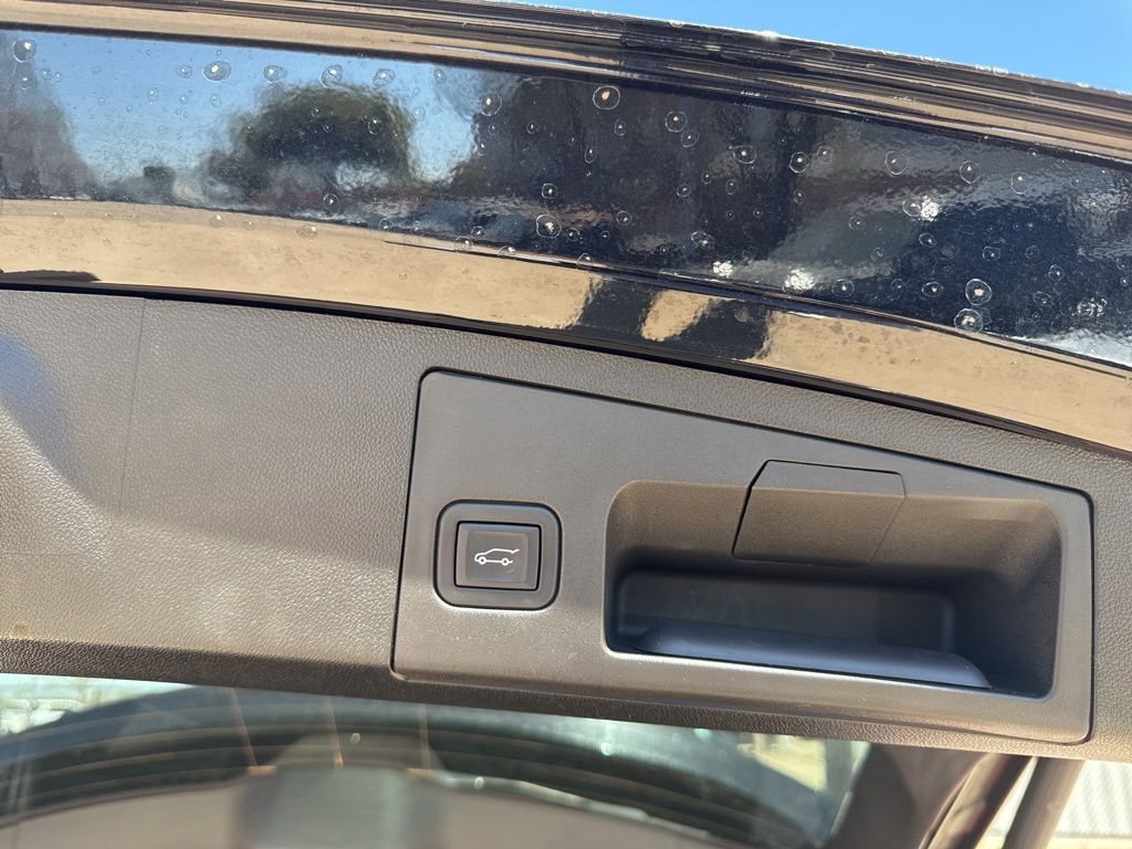 Used 2024 Cadillac XT4 Premium Luxury image 14