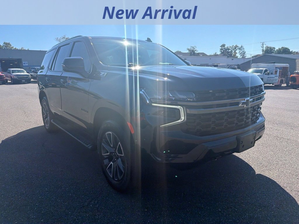 Certified 2022 Chevrolet Tahoe Z71 w/ Luxury Package AWD/4WD image 2