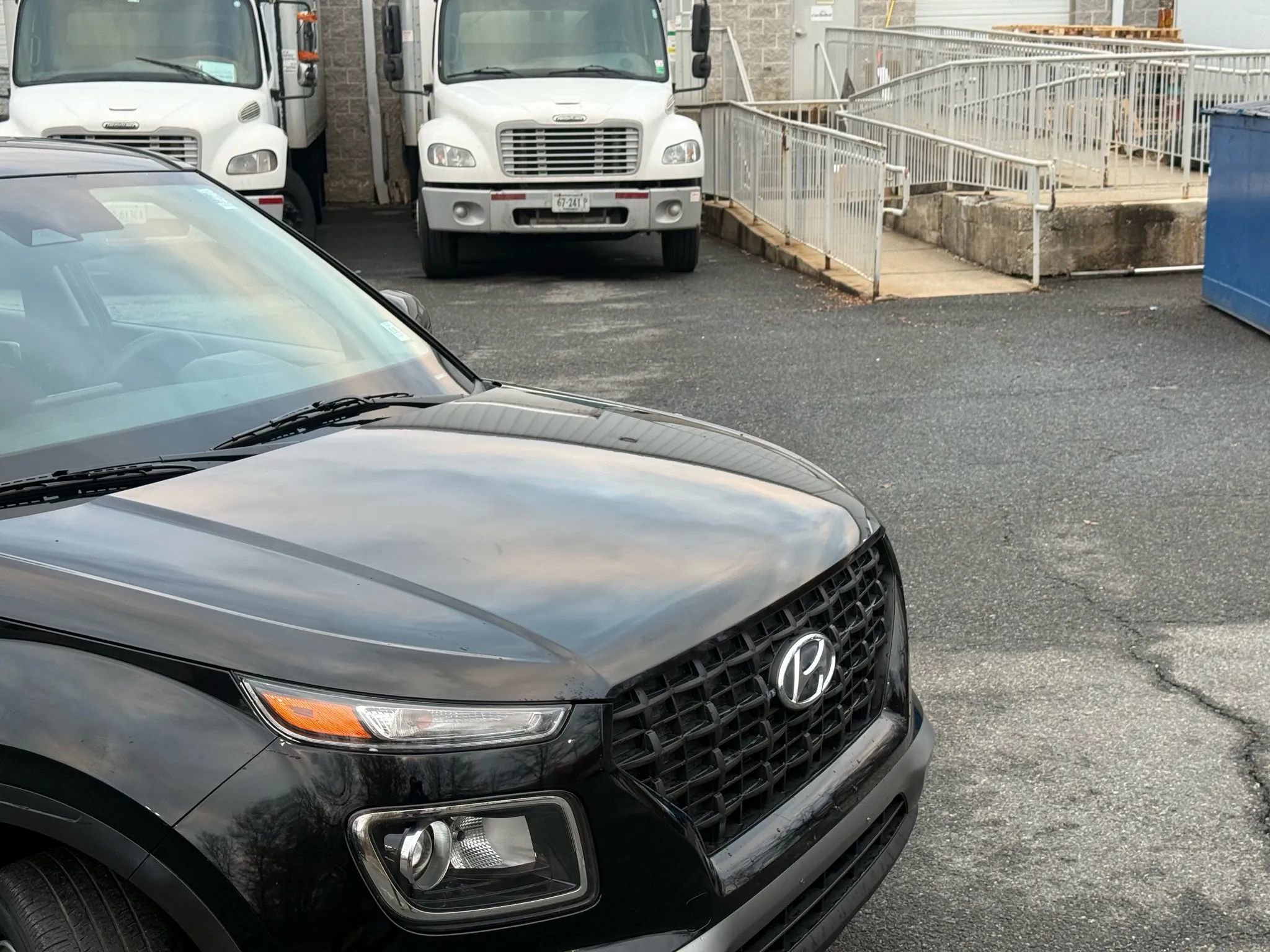 Used 2023 Hyundai Venue SE w/ Cargo Package image 3