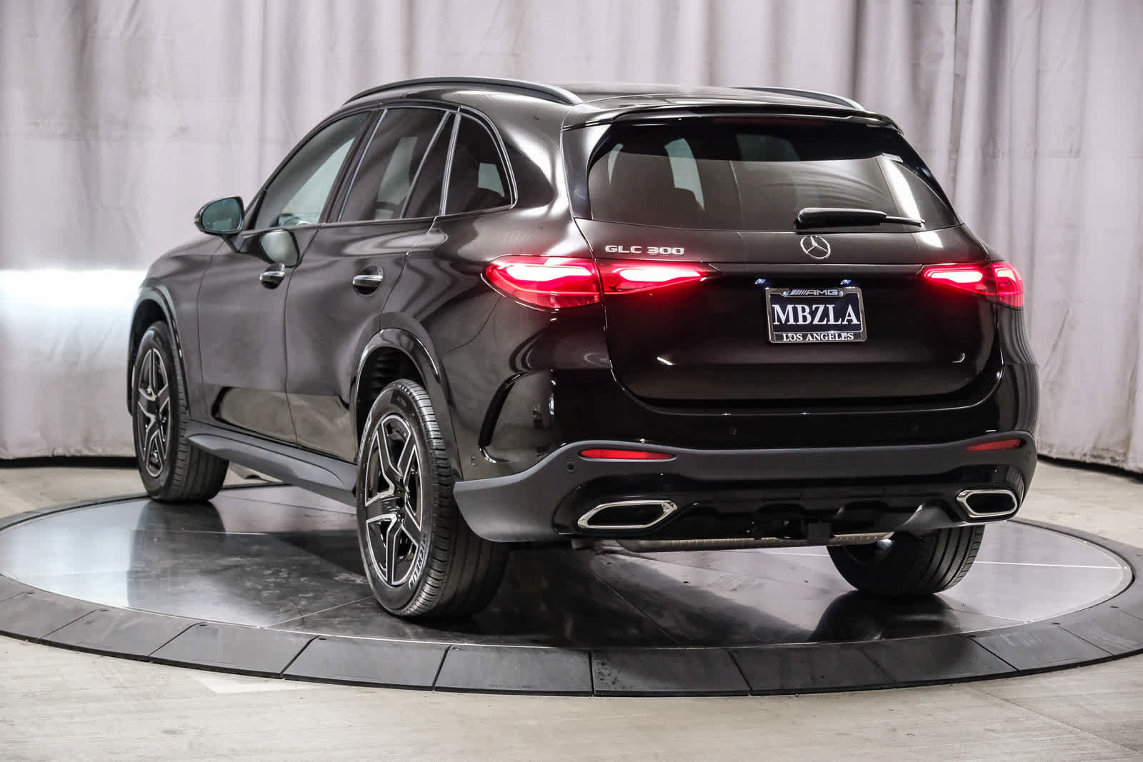 Certified 2025 Mercedes-Benz GLC 300 image 2
