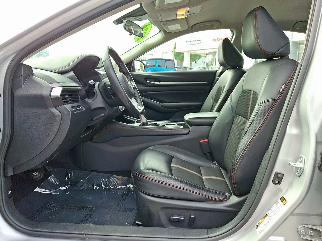 Used 2024 Nissan Altima 2.5 SR FWD image 13