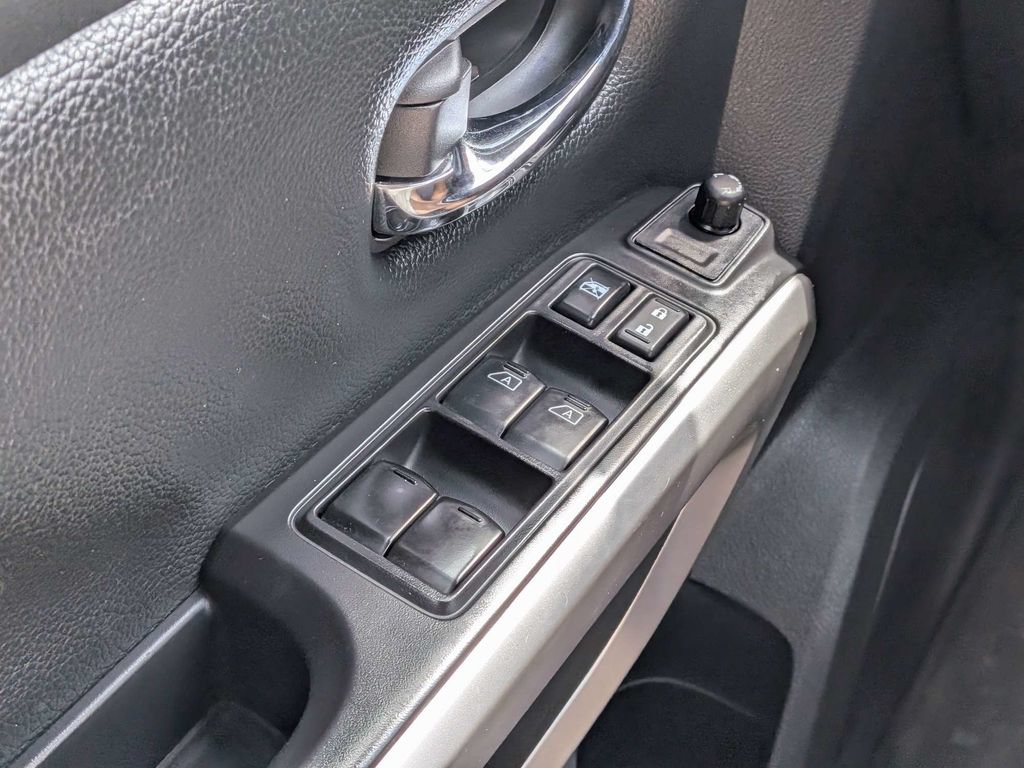Used 2022 Nissan Titan SV w/ SV Convenience Package AWD/4WD image 19