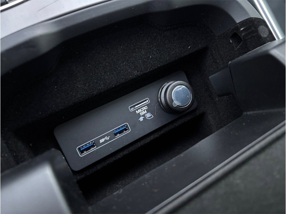 Used 2020 Land Rover Range Rover Sport SE image 35