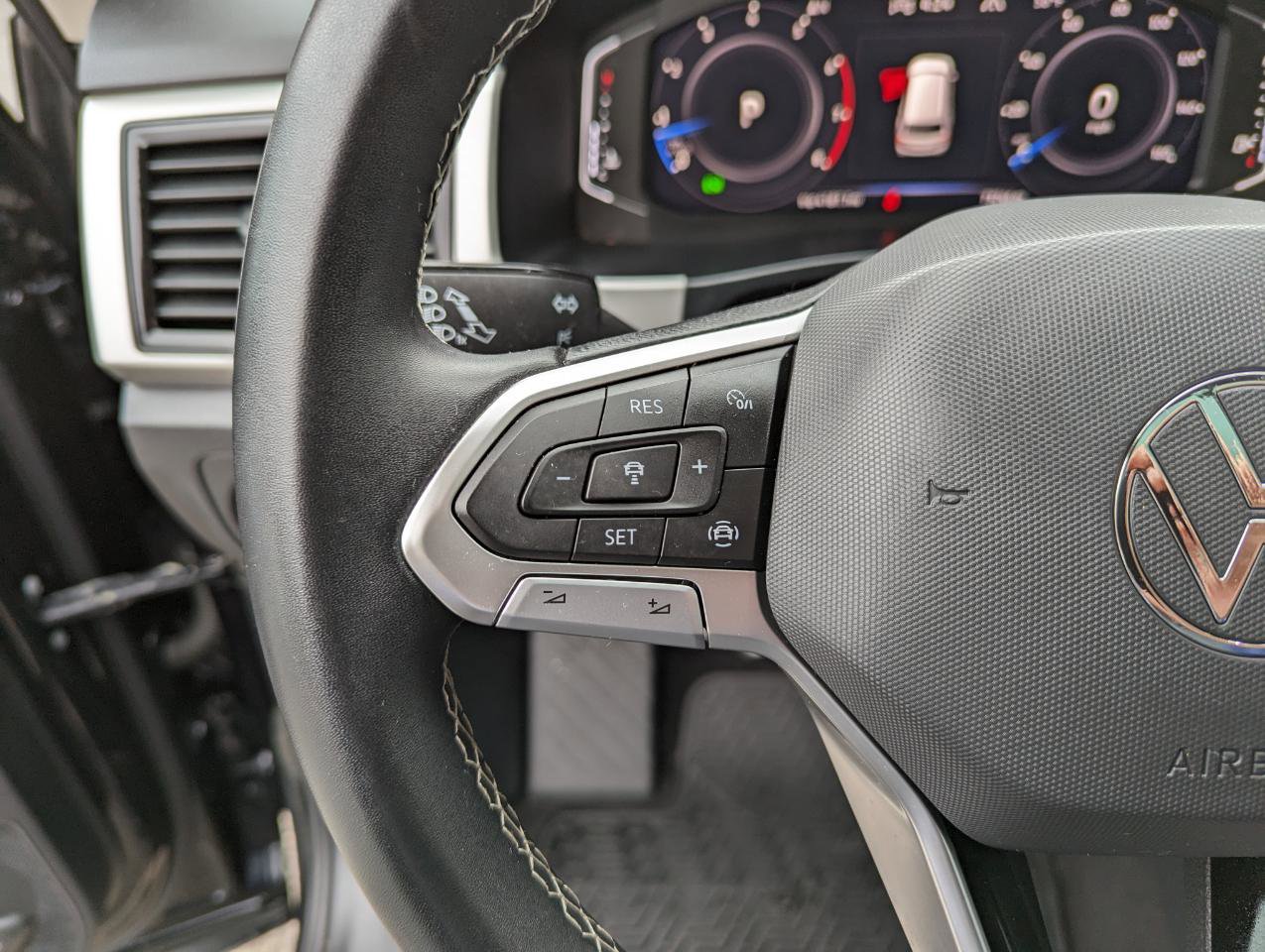 Used 2023 Volkswagen Atlas SE w/ Panoramic Sunroof Package image 17