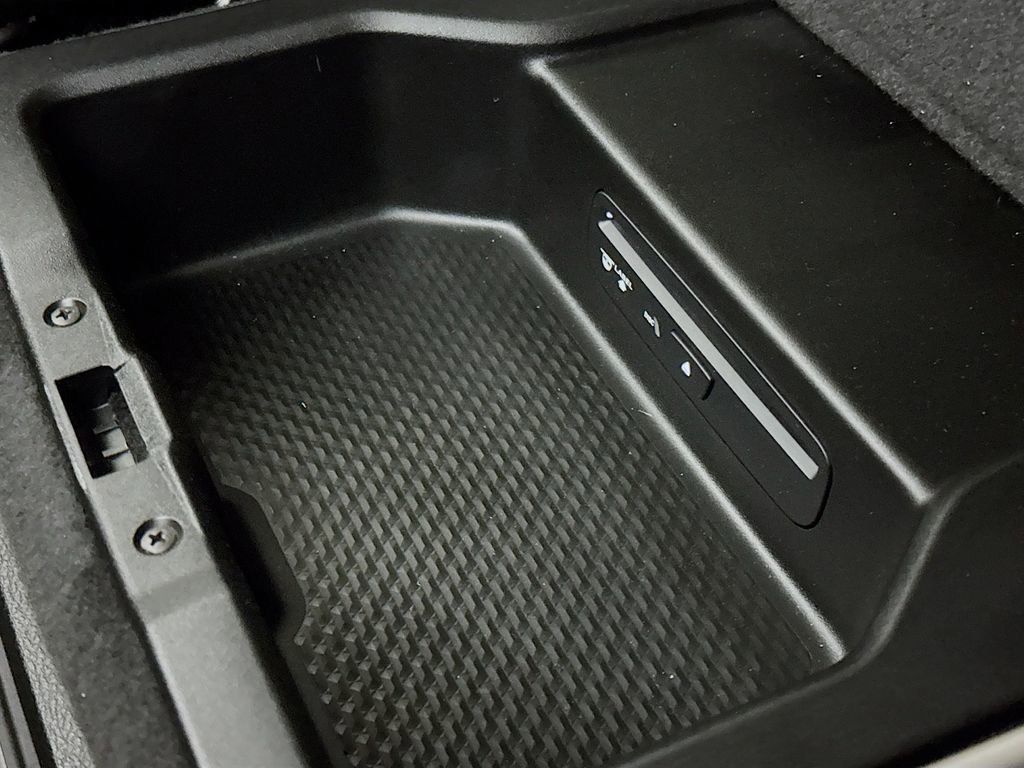 Used 2019 RAM 1500 Laramie AWD/4WD image 22