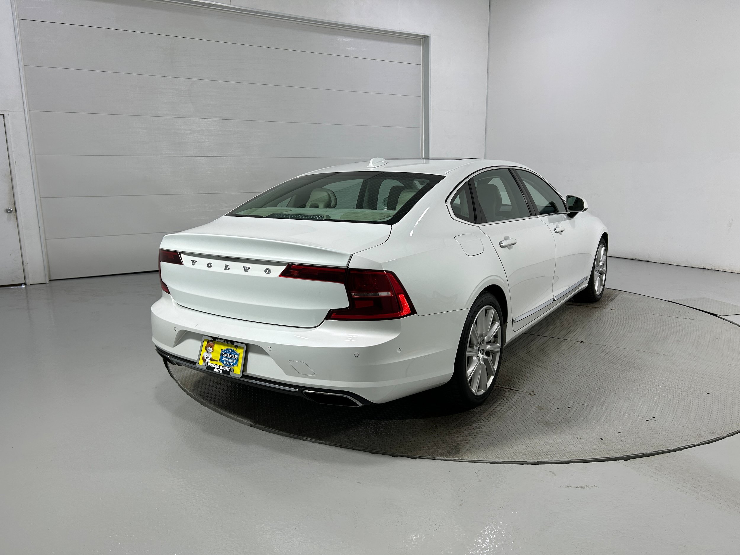 Used 2018 Volvo S90 T6 Inscription w/ Protection Package AWD/4WD image 38