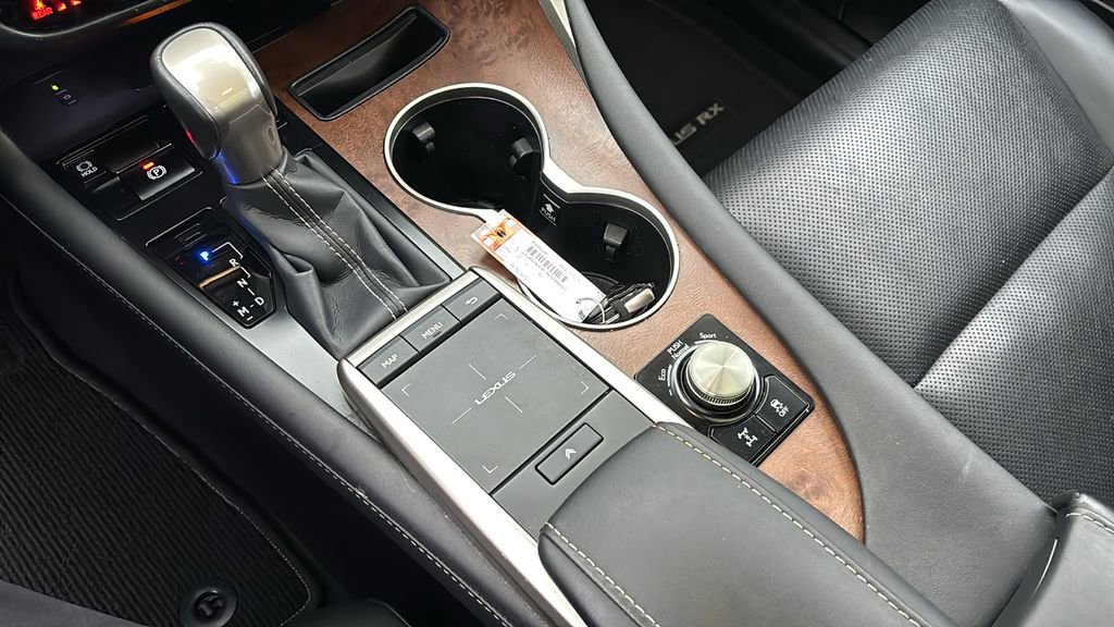 Used 2022 Lexus RX 350L Premium w/ Premium Package image 21