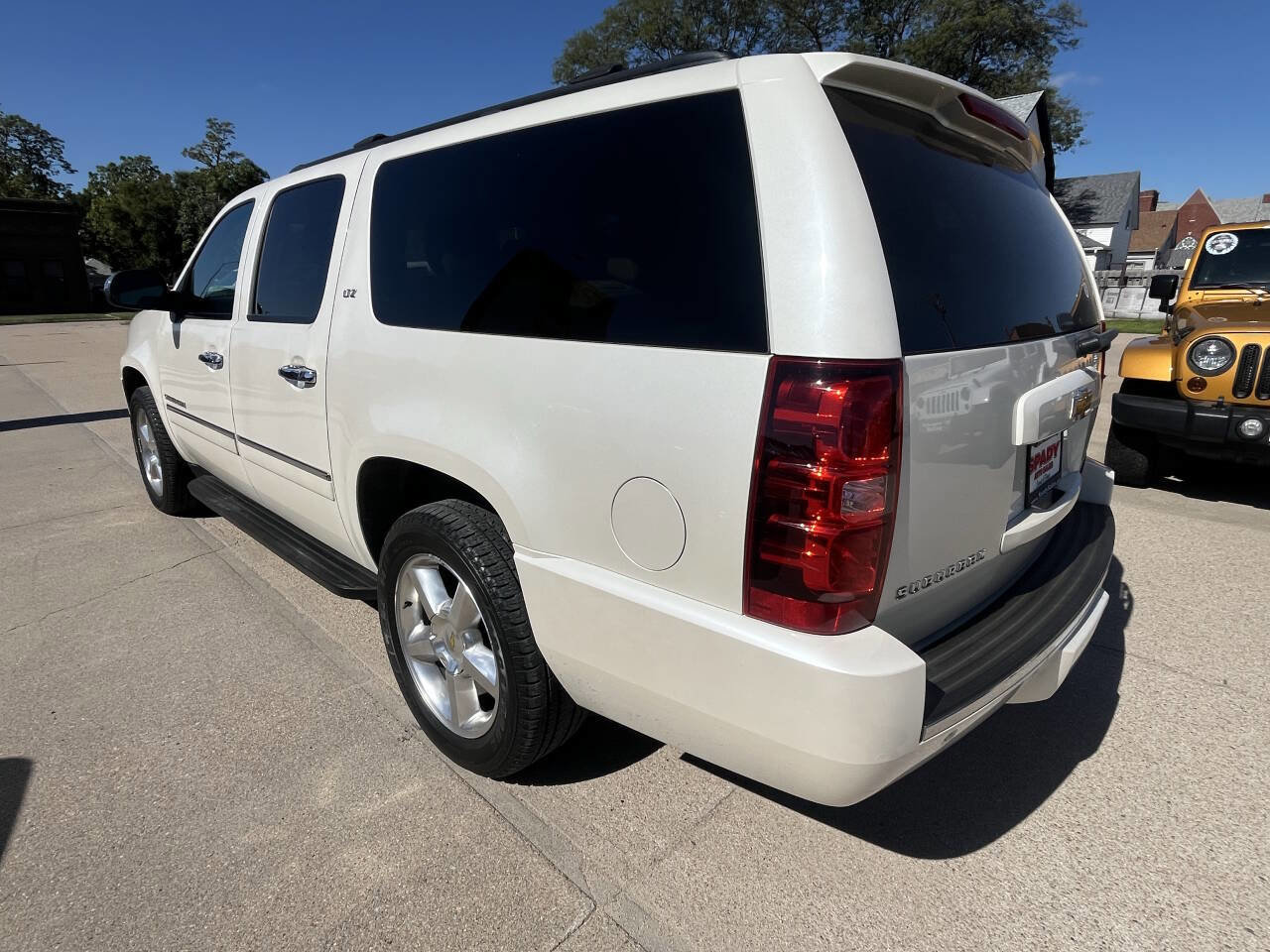 Used 2011 Chevrolet Suburban LTZ image 11