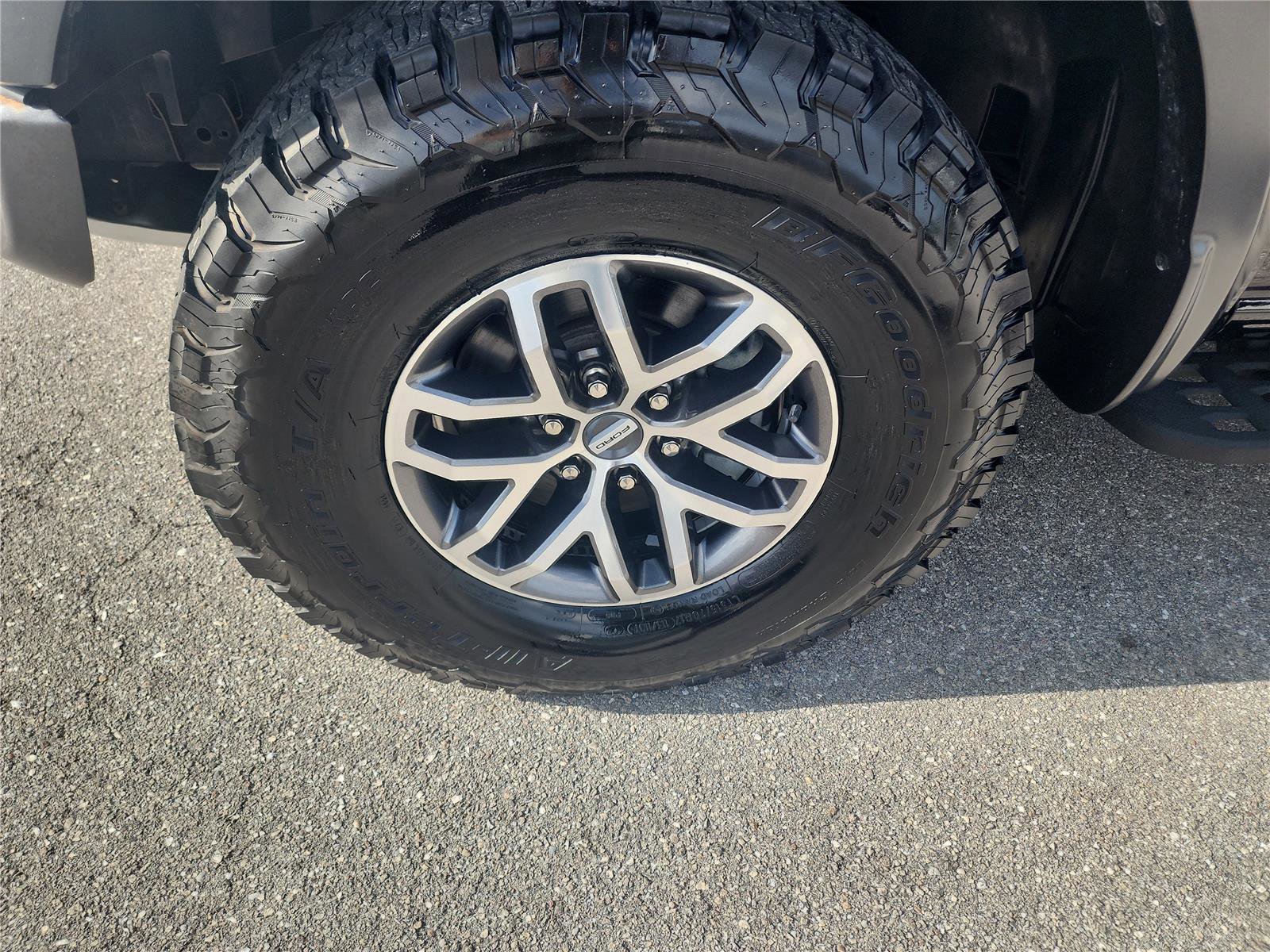 Used 2018 Ford F150 Raptor w/ Equipment Group 802A Luxury AWD/4WD image 9