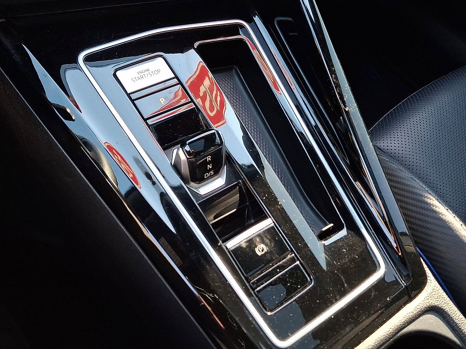 Used 2024 Volkswagen Golf R image 16