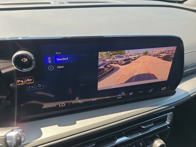 New 2026 Chevrolet Traverse LT FWD image 30