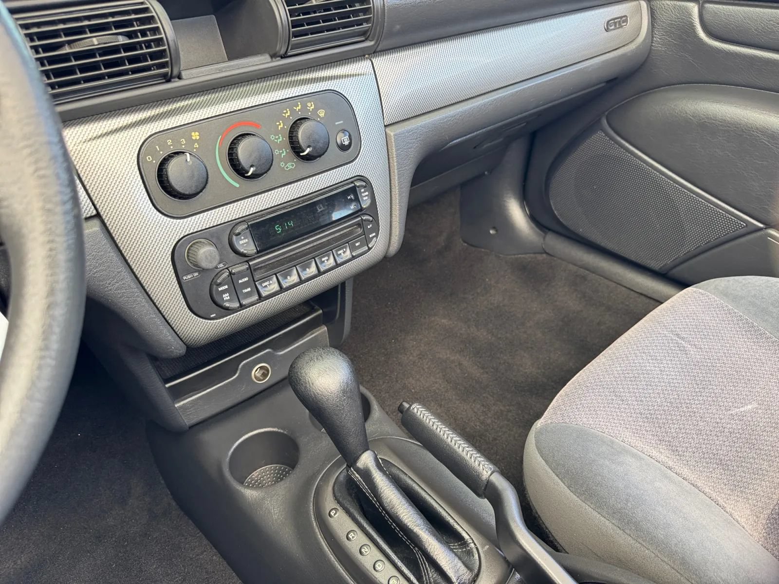 Used 2006 Chrysler Sebring GTC FWD image 30