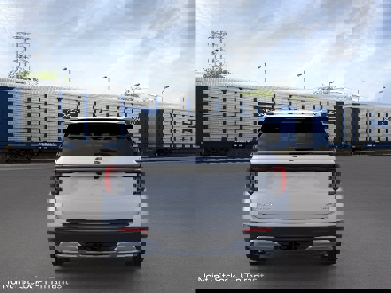 New 2026 Ford Explorer Platinum image 5