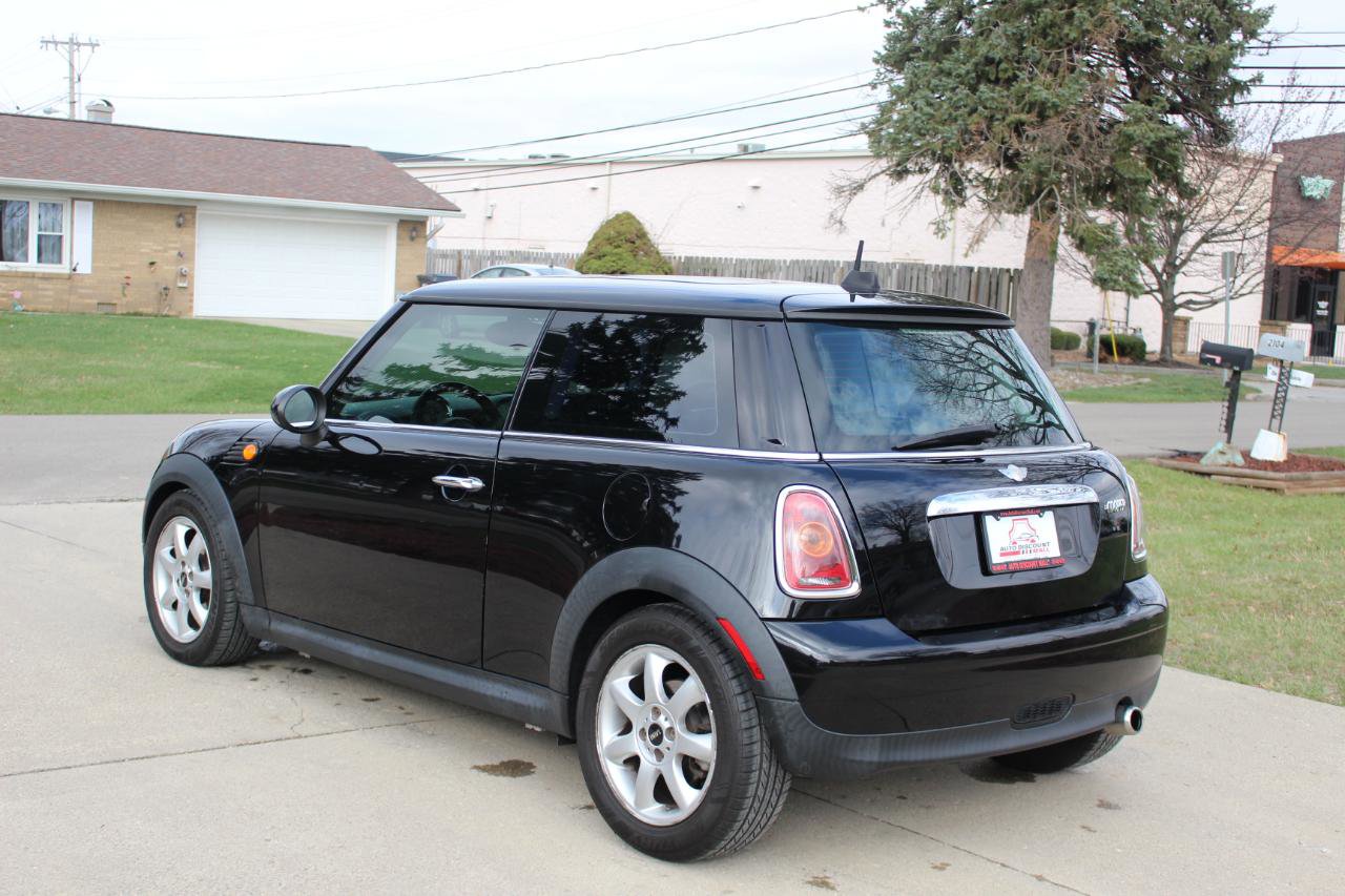 Used 2010 MINI Cooper Hardtop image 7
