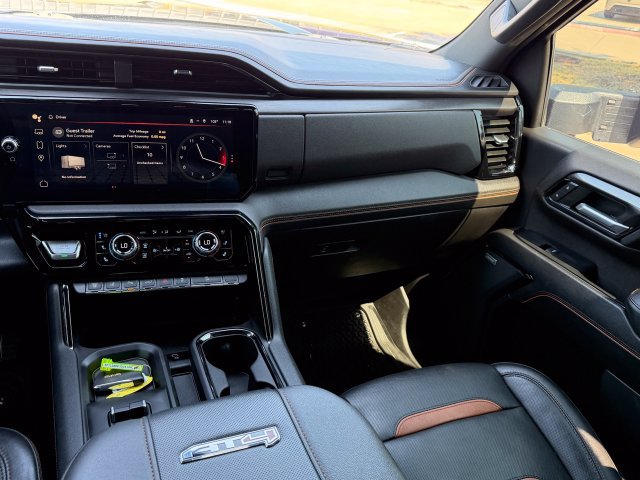 Used 2024 GMC Sierra 2500 AT4 w/ AT4 Premium Plus Package AWD/4WD image 17