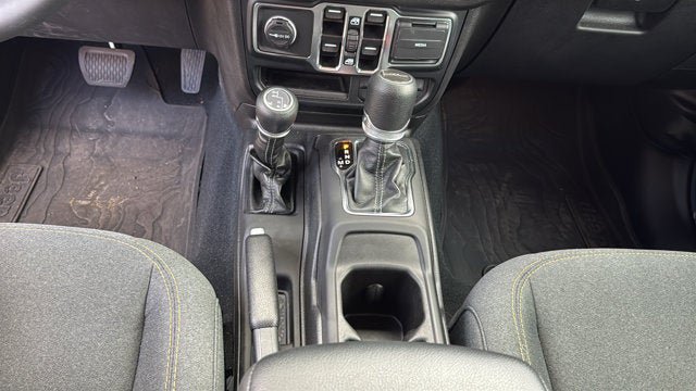 Certified 2025 Jeep Gladiator Sport AWD/4WD image 22