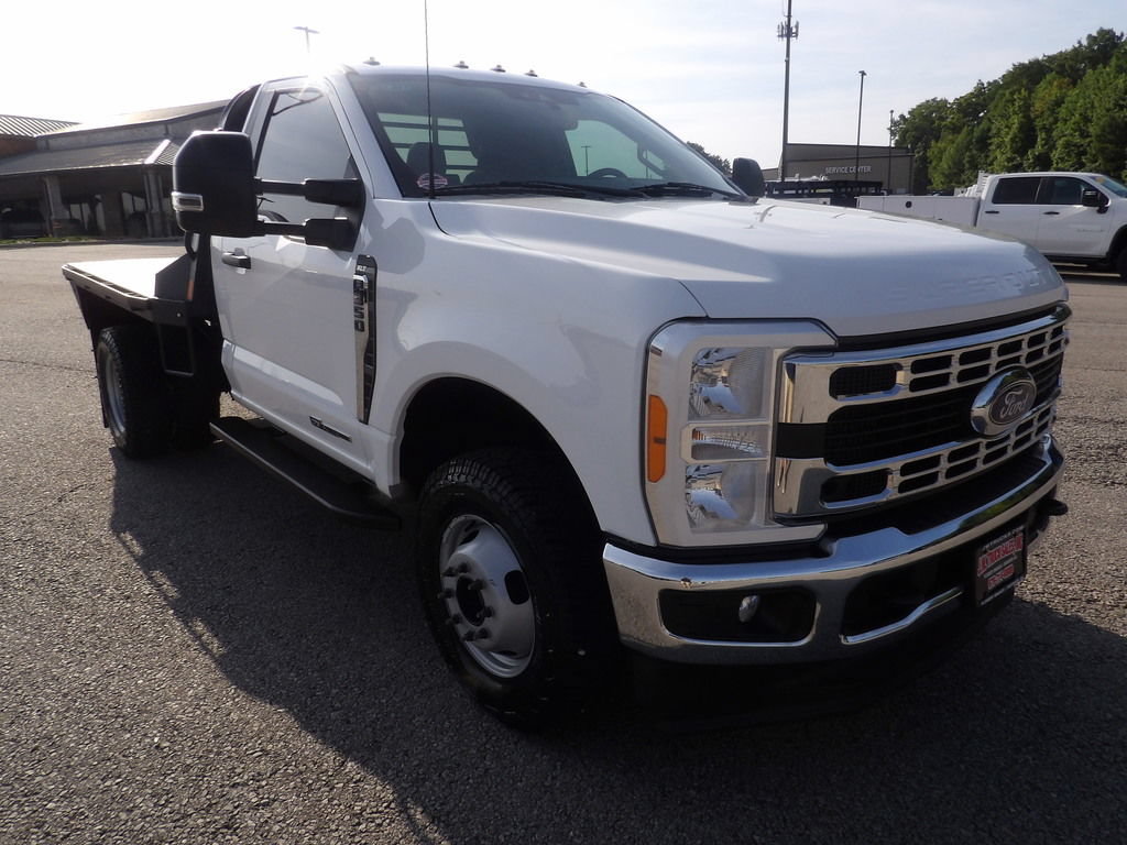 Used 2023 Ford F350 XLT AWD/4WD image 11
