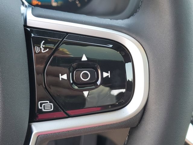 New 2026 Volvo XC90 B5 Plus w/ Protection Package Premier AWD/4WD image 13