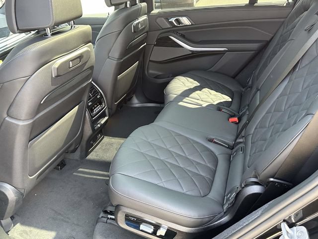 New 2027 BMW X7 xDrive40i w/ Executive Package AWD/4WD image 8
