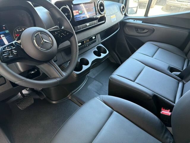 New 2026 Mercedes-Benz Sprinter 2500 image 10