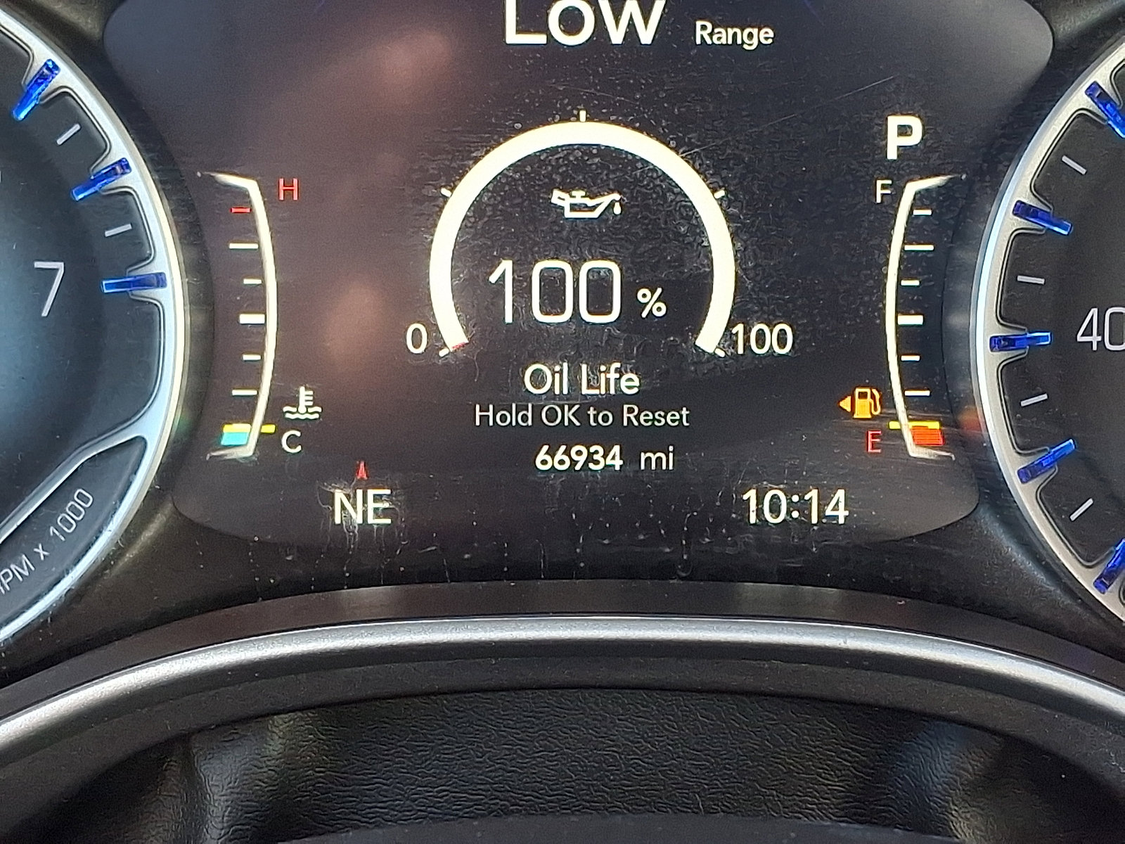 Used 2024 Chrysler Pacifica Touring-L image 22