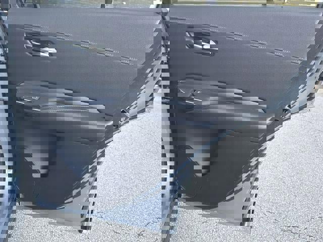 Used 2025 Cadillac XT4 Premium Luxury FWD image 16