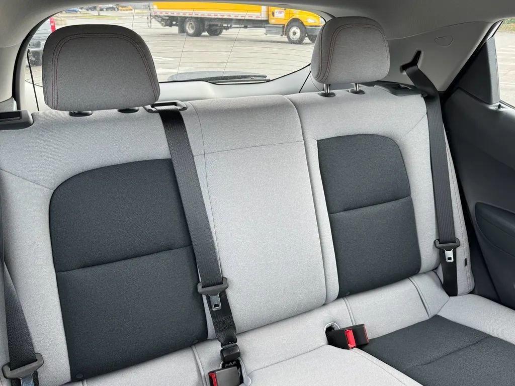 Used 2020 Chevrolet Bolt LT image 22