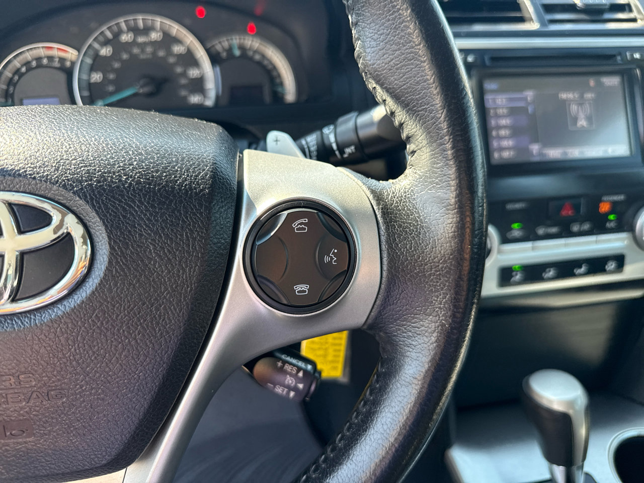 Used 2014 Toyota Camry SE image 17