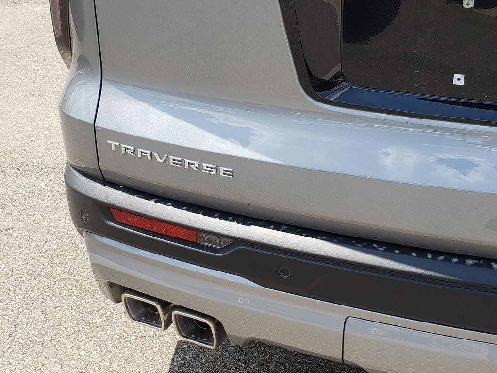 Used 2026 Chevrolet Traverse LT w/ Sun and Wheel Package FWD image 12
