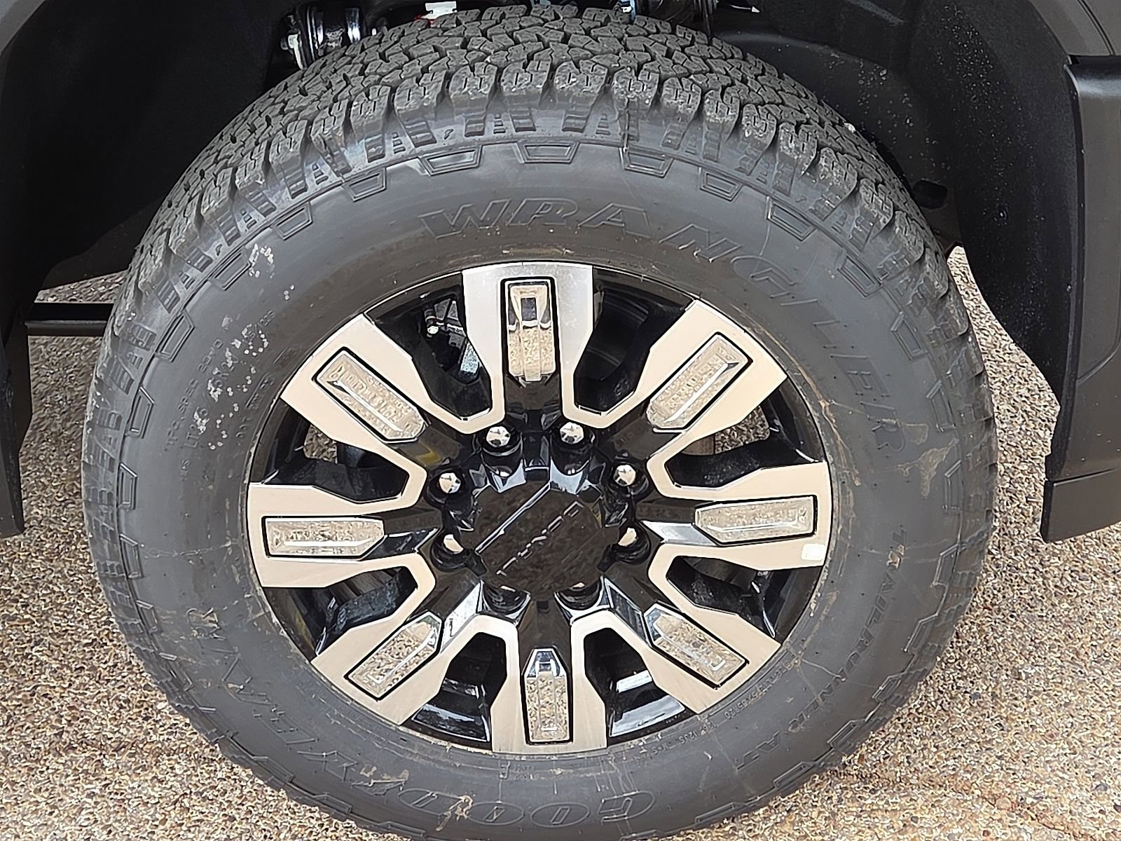 New 2026 GMC Sierra 2500 Denali w/ Denali Reserve Package AWD/4WD image 7