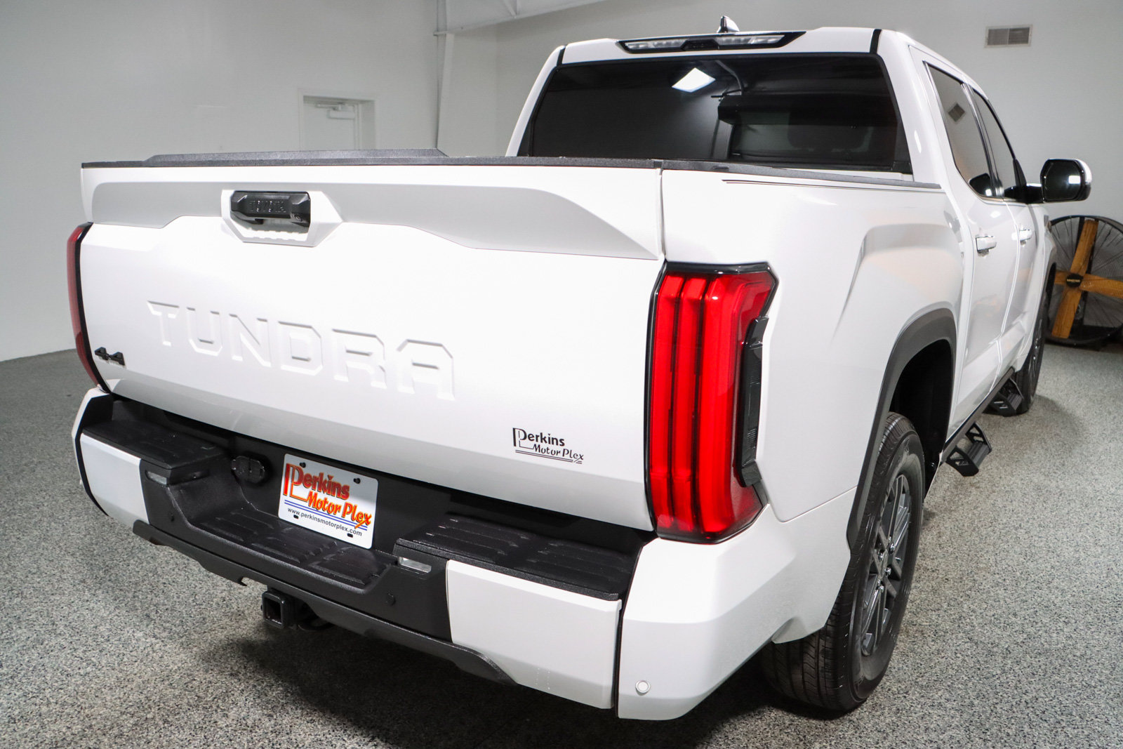 Used 2024 Toyota Tundra SR5 w/ SR5 Convenience Package AWD/4WD image 7