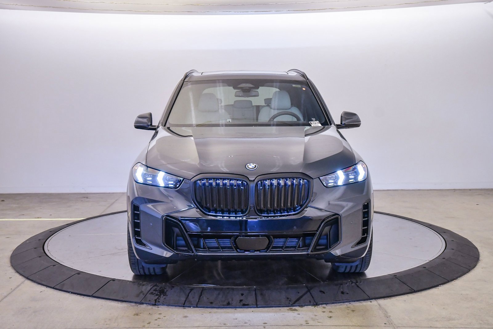 New 2026 BMW X5 xDrive50e w/ M Sport Package image 6