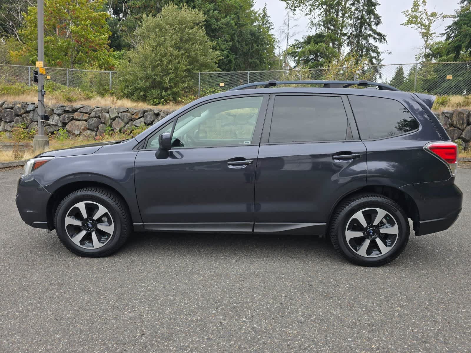 Used 2018 Subaru Forester 2.5i Premium AWD/4WD image 3