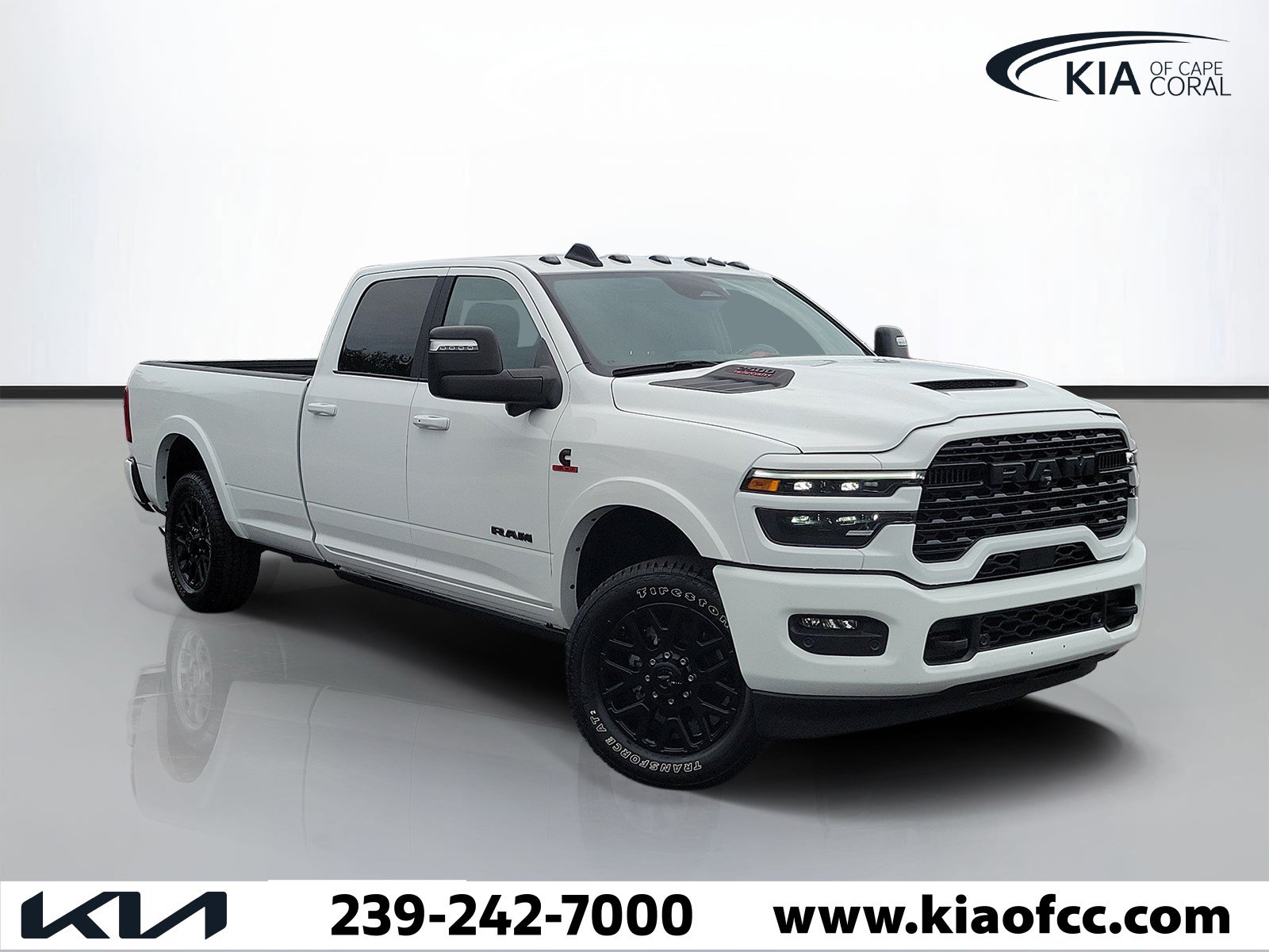 Used 2025 RAM 2500 Limited AWD/4WD image 1
