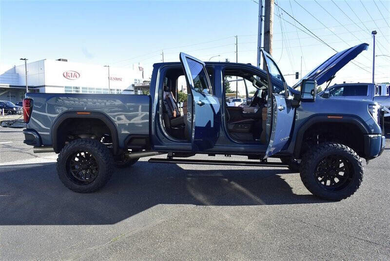 Used 2025 GMC Sierra 3500 Denali Ultimate image 37