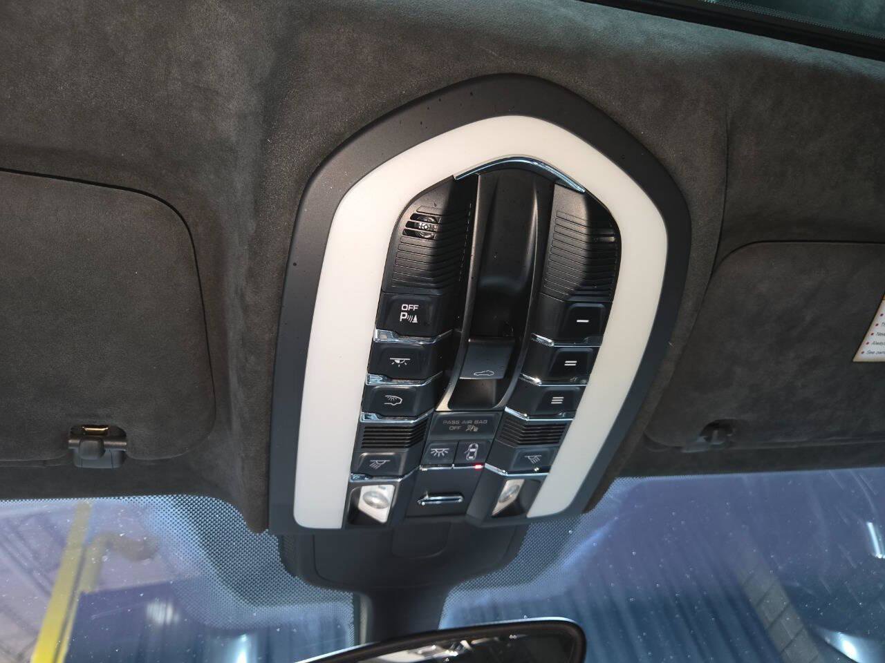 Used 2013 Porsche Cayenne GTS image 77