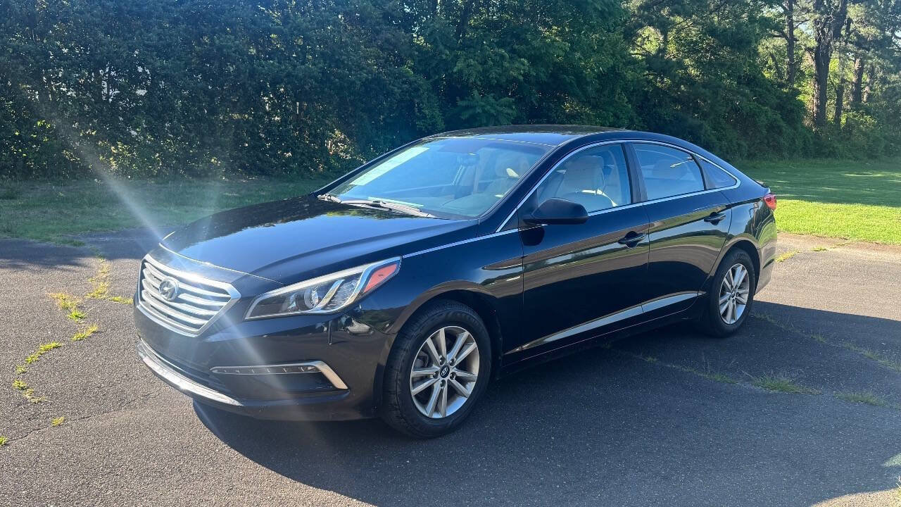Used 2015 Hyundai Sonata SE w/ Option Group 09 FWD image 4