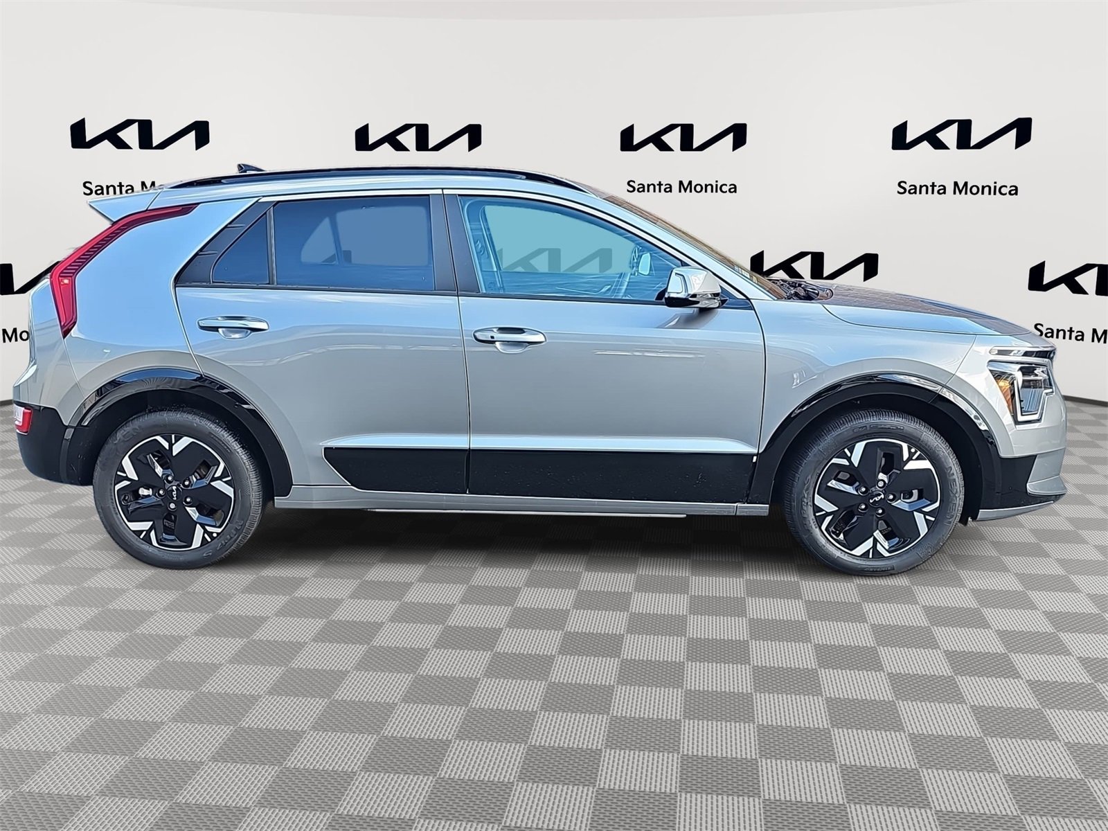 Used 2025 Kia Niro Wind image 4
