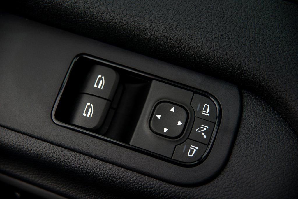 Used 2025 Mercedes-Benz Sprinter 2500 image 24