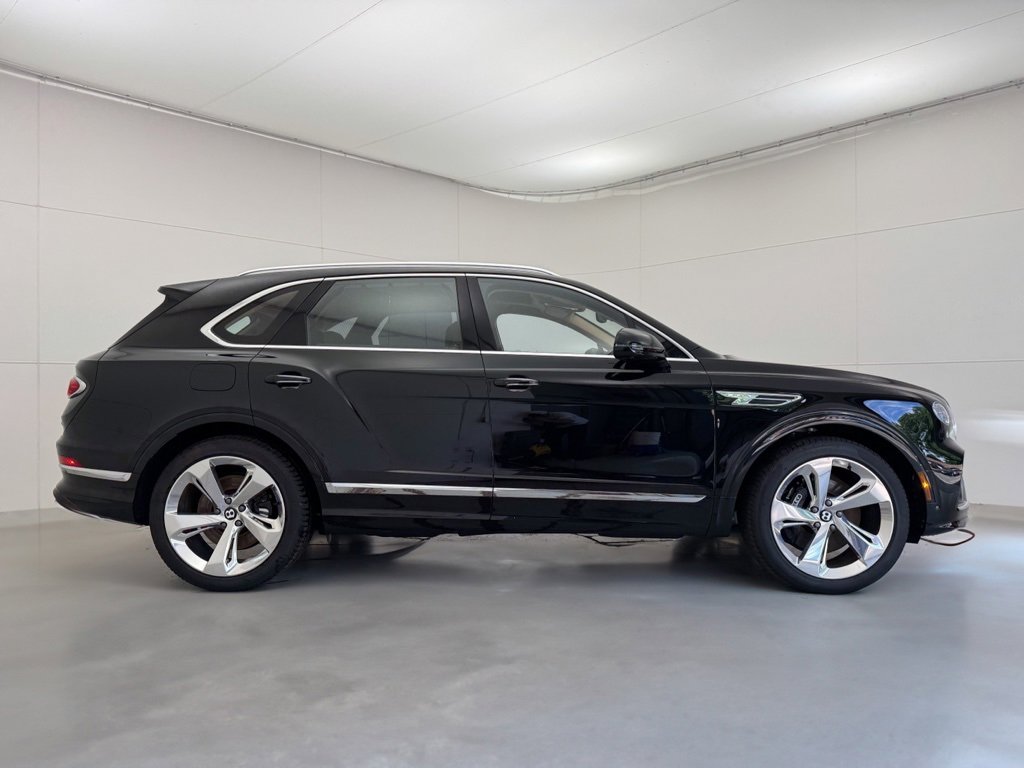New 2024 Bentley Bentayga Plug-In Hybrid image 2