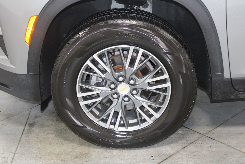 Used 2024 Chevrolet Traverse LT image 18