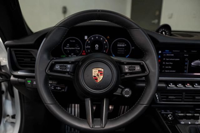 Used 2025 Porsche 911 Carrera T RWD image 17