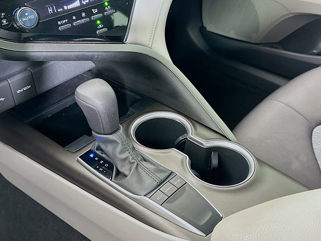 Used 2022 Toyota Camry LE image 16