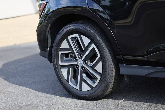 Used 2023 Hyundai Kona SE FWD image 6