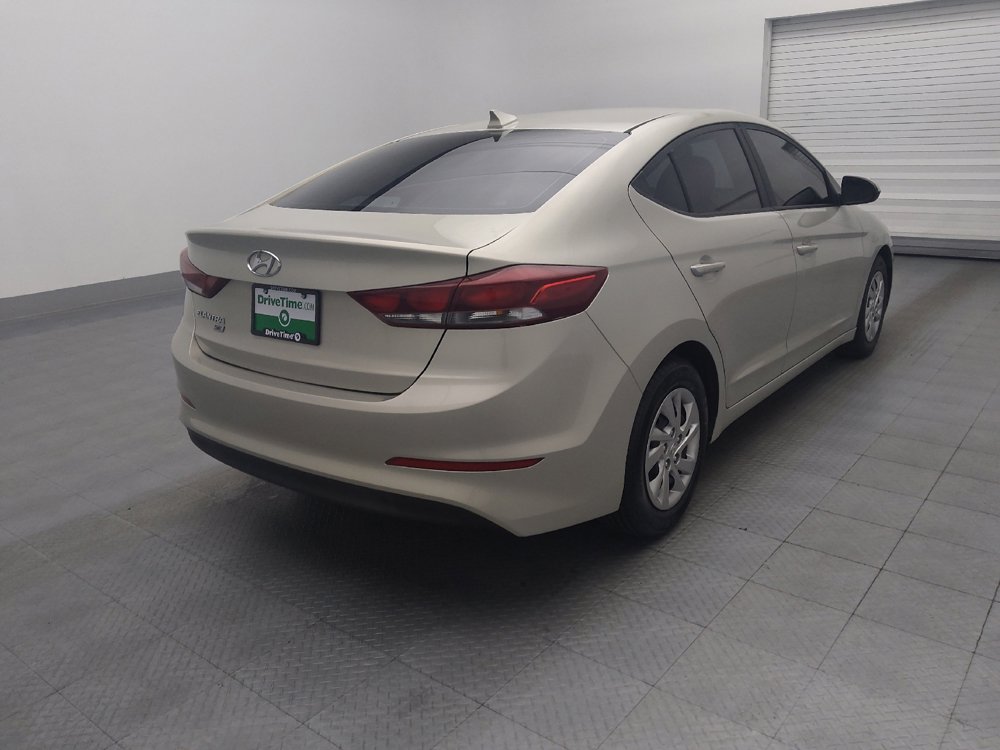 Used 2017 Hyundai Elantra SE image 9
