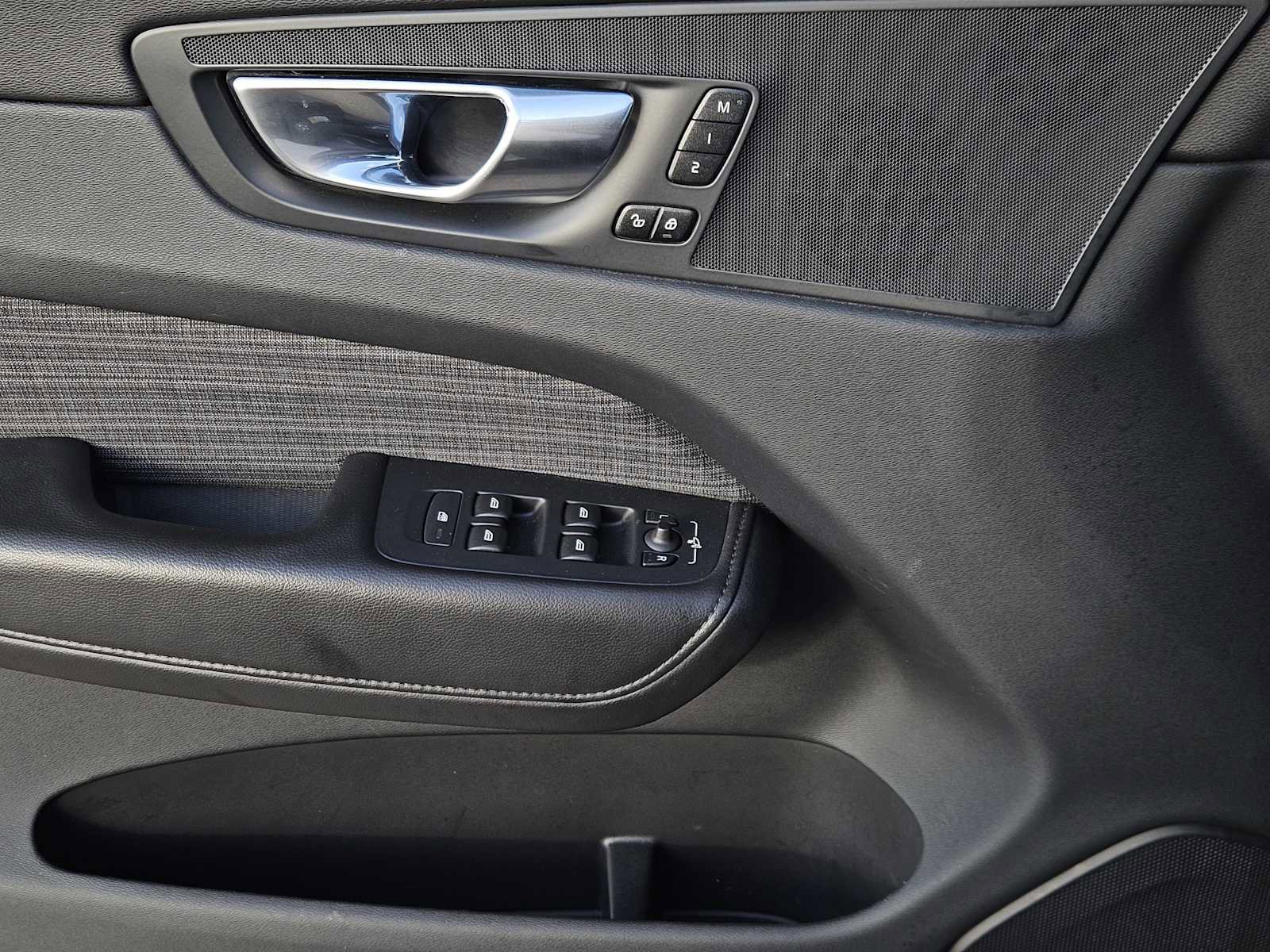 Used 2023 Volvo XC60 B5 Core w/ Climate Package image 22